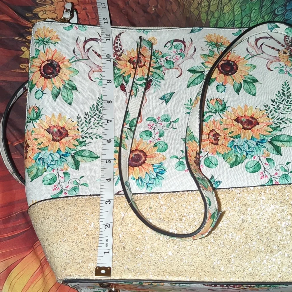 Well Used Kate Spade 🌻 Tote - Picture 5 of 17